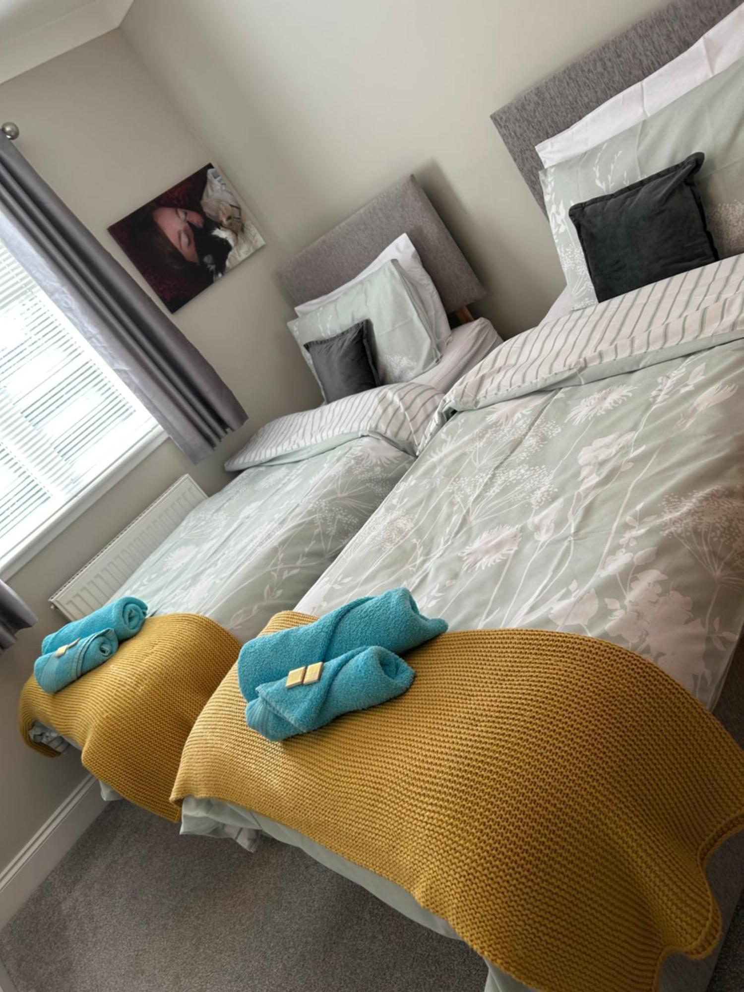 インヴァネスThe Maples 26 Wellingtonia Courtアパートメント エクステリア 写真